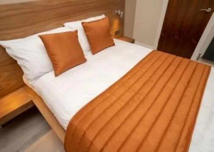 Eagle Hotel Luton Airport